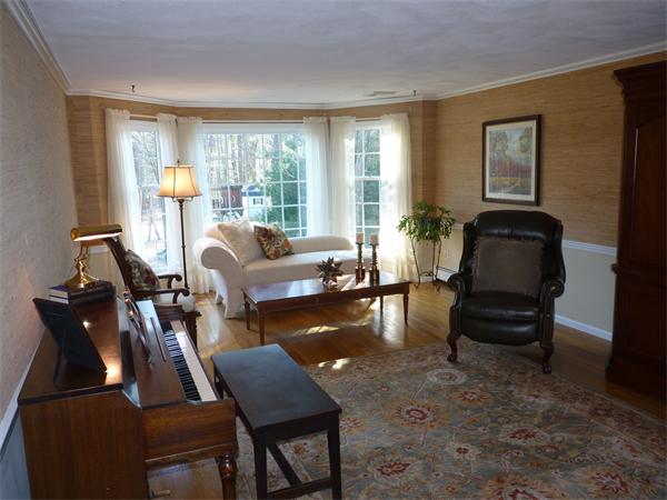 12 Oriole Road Medfield, MA 02052 - Photo 8 of 25 Gallery Image 8