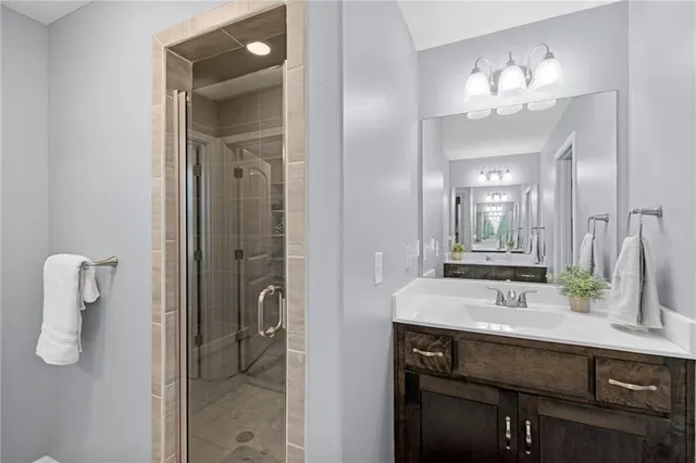 $375,000 | 730 East 13th Court, Kearney, MO 64060