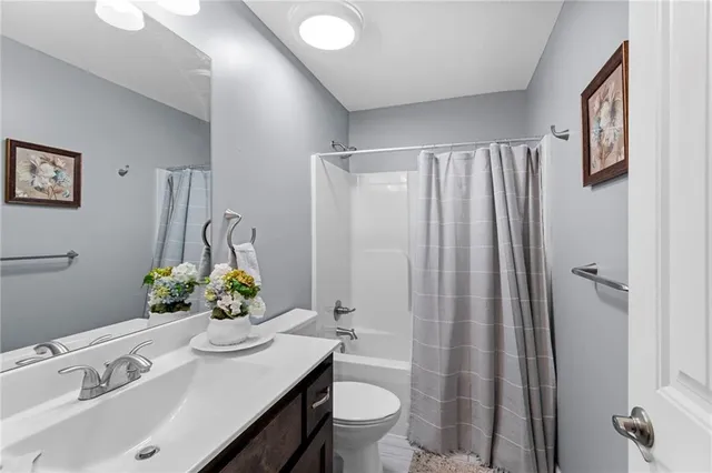 $375,000 | 730 East 13th Court, Kearney, MO 64060