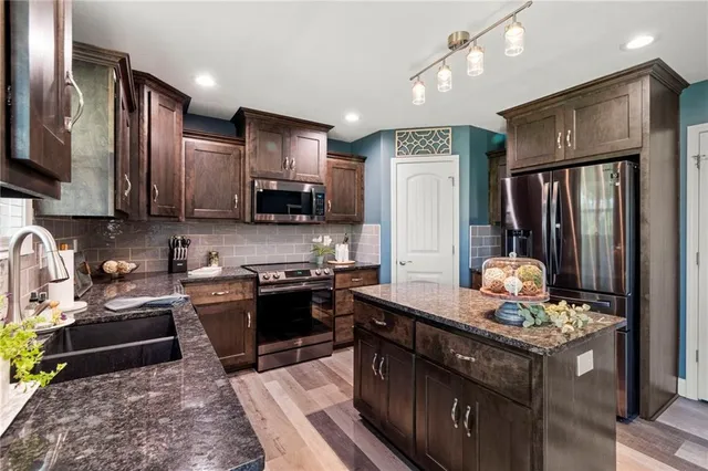 $375,000 | 730 East 13th Court, Kearney, MO 64060