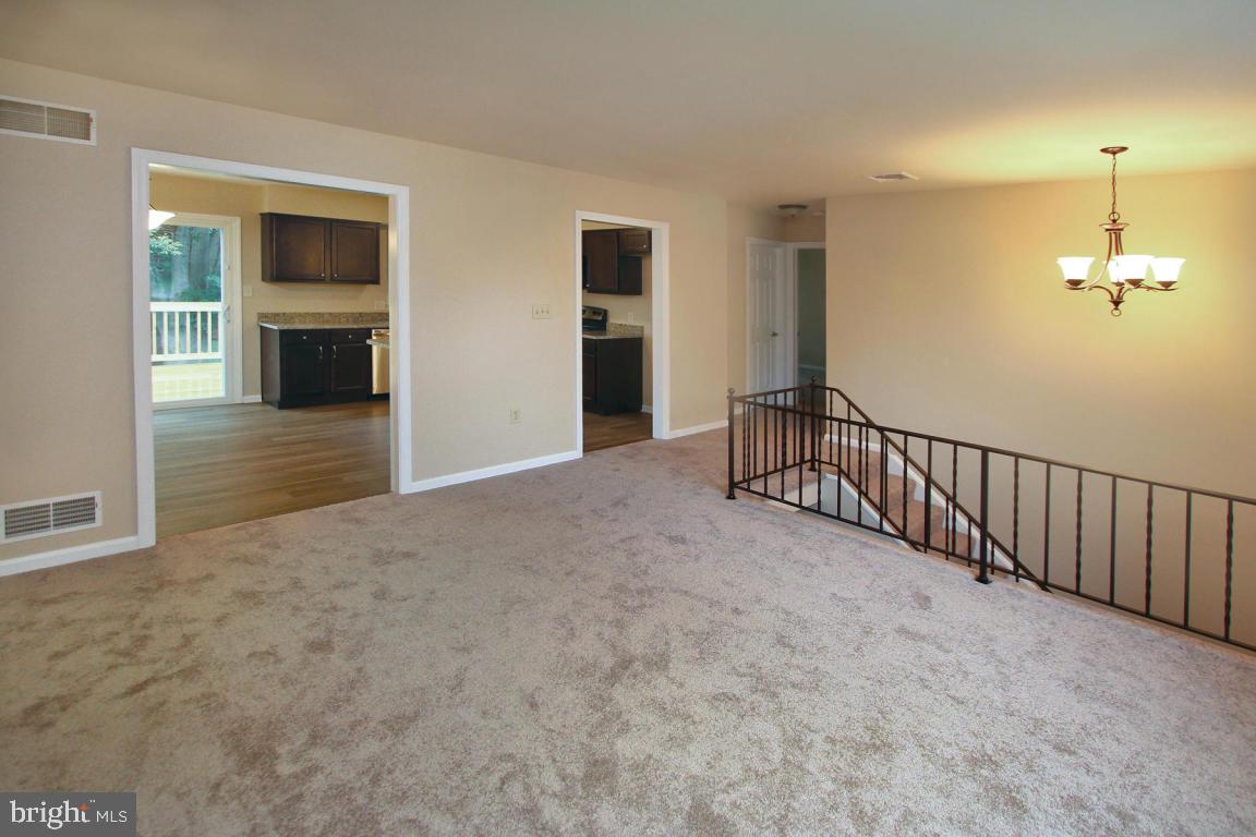 449 Springfield Court Lititz, PA 17543 - Photo 3 of 23