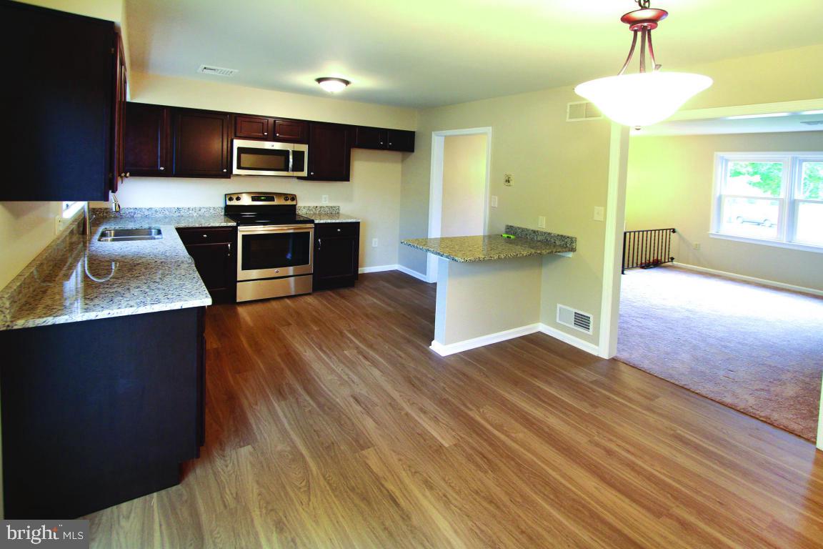 449 Springfield Court Lititz, PA 17543 - Photo 4 of 23