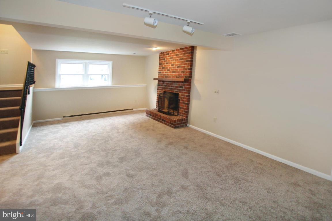 449 Springfield Court Lititz, PA 17543 - Photo 10 of 23