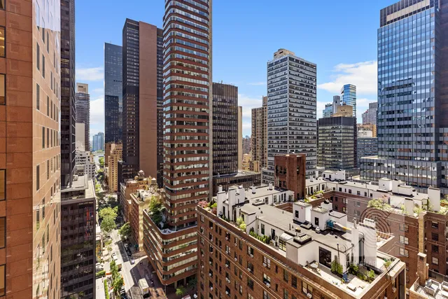 $999,000 | 145 East 48th Street, Unit 24F | Midtown East