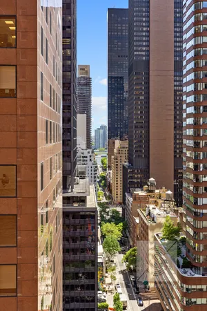 $999,000 | 145 East 48th Street, Unit 24F | Midtown East