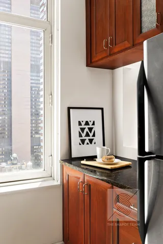 $999,000 | 145 East 48th Street, Unit 24F | Midtown East