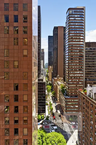 $999,000 | 145 East 48th Street, Unit 24F | Midtown East