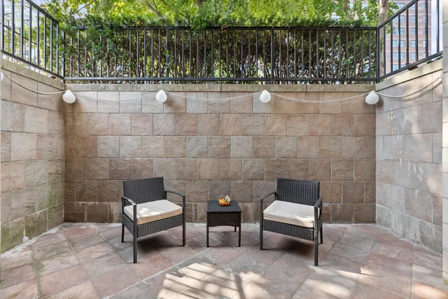 $795,000 | 2729 North Sheffield Avenue, Unit 1S, Chicago, IL 60614