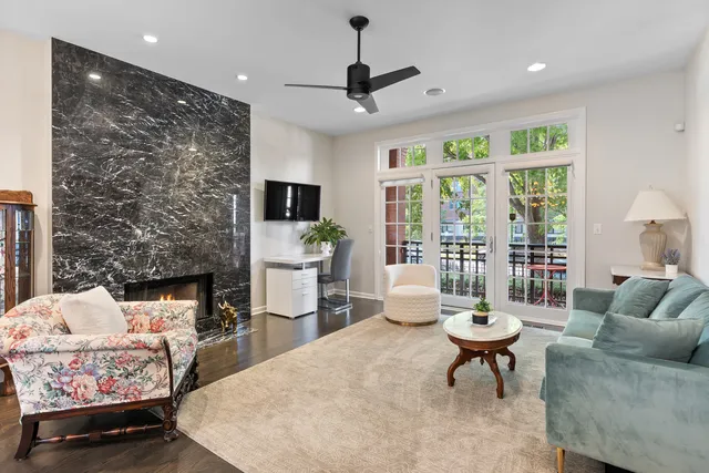 $795,000 | 2729 North Sheffield Avenue, Unit 1S, Chicago, IL 60614