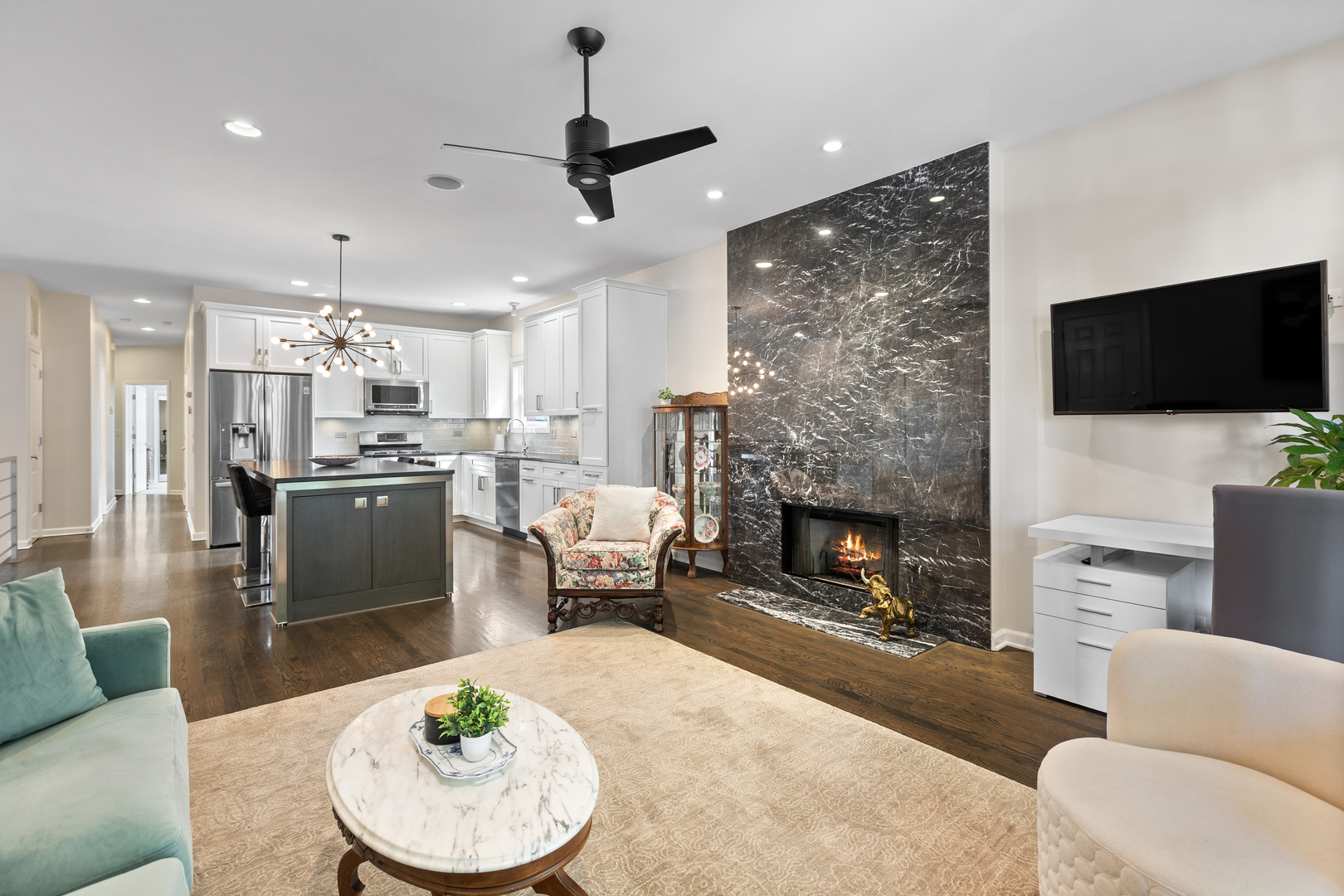 2729 North Sheffield Avenue, Unit 1S Chicago, IL 60614 - Photo 3 of 21