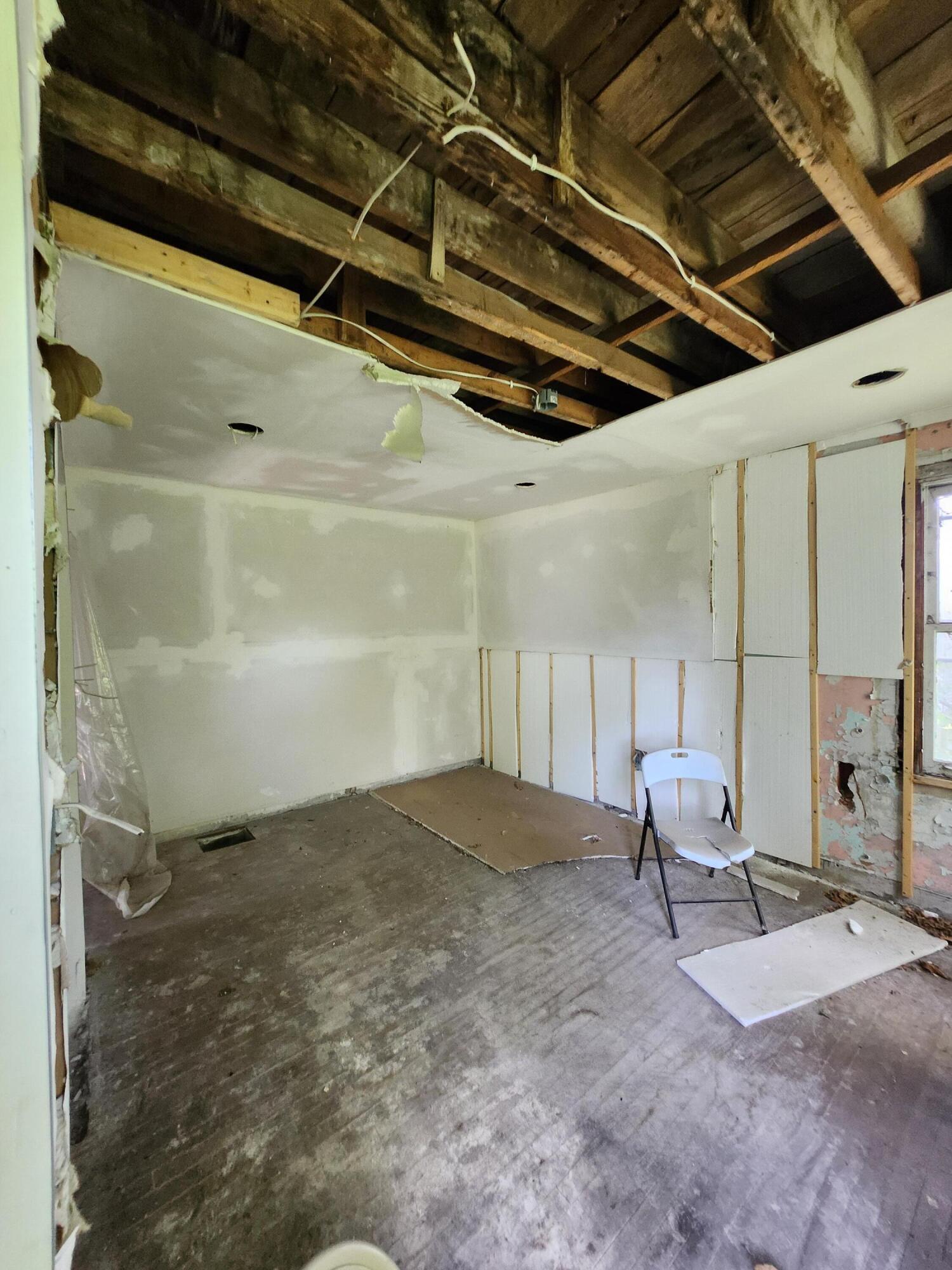 627 Tennessee Street Gary, IN 46402 - Photo 21 of 28 a view of a room with table and chairs