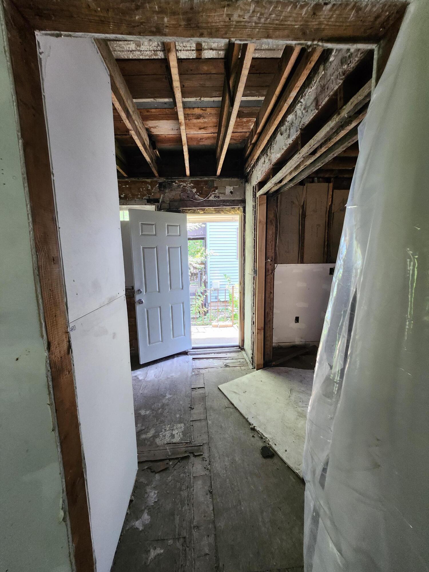 627 Tennessee Street Gary, IN 46402 - Photo 22 of 28 a view of entryway