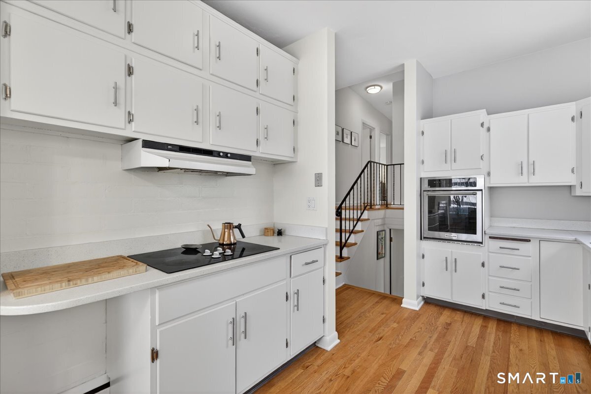 122 Corbin Road Hamden, CT 06517 - Photo 11 of 40