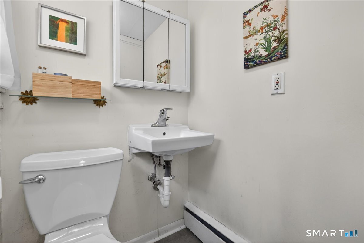 122 Corbin Road Hamden, CT 06517 - Photo 18 of 40
