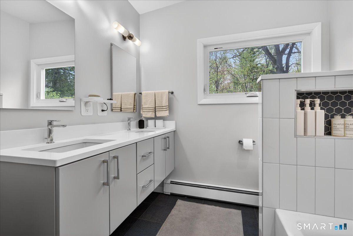 122 Corbin Road Hamden, CT 06517 - Photo 25 of 40