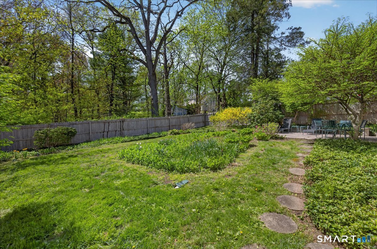 122 Corbin Road Hamden, CT 06517 - Photo 28 of 40