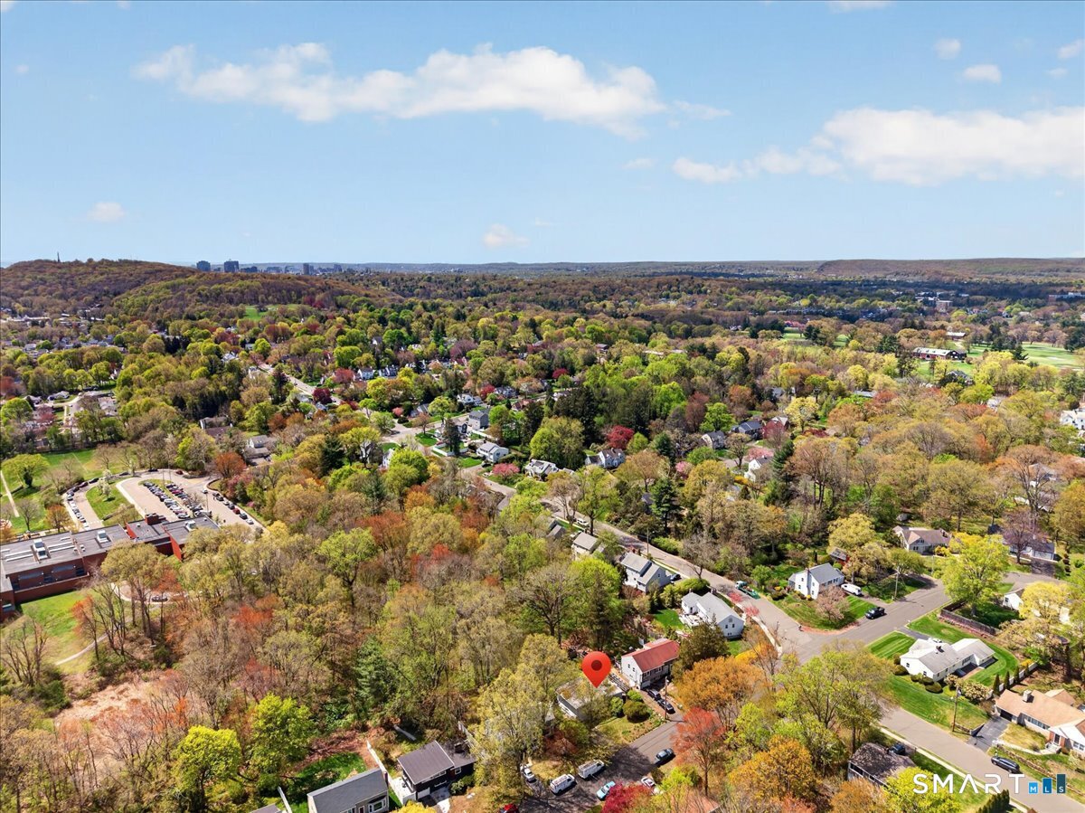 122 Corbin Road Hamden, CT 06517 - Photo 34 of 40