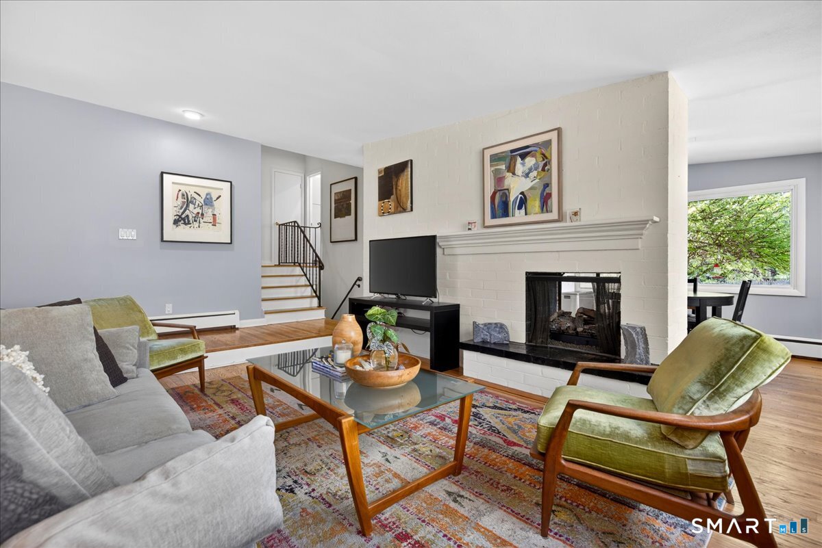 122 Corbin Road Hamden, CT 06517 - Photo 4 of 40