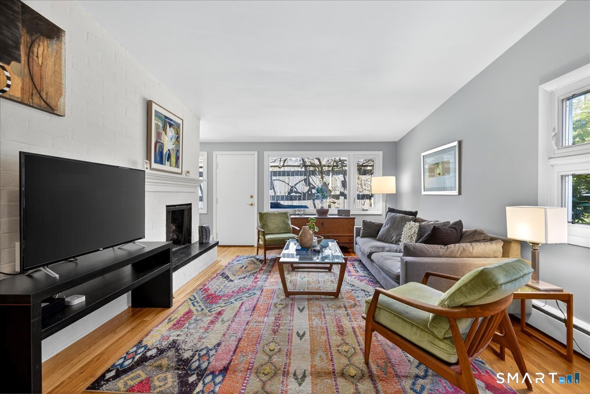 122 Corbin Road Hamden, CT 06517 - Photo 6 of 40