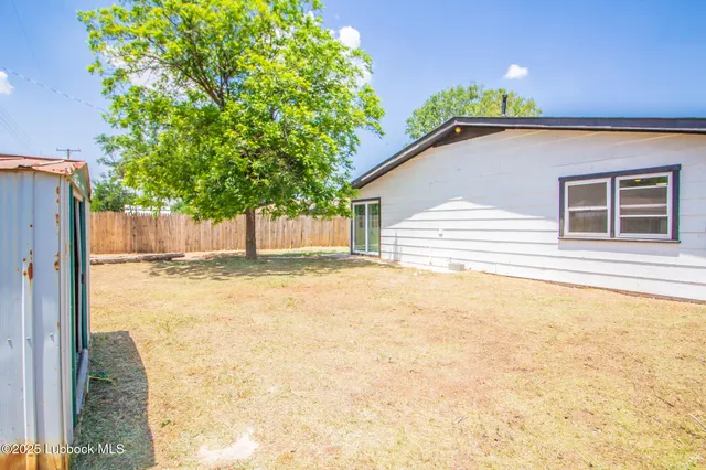 a house view with a outdoor space