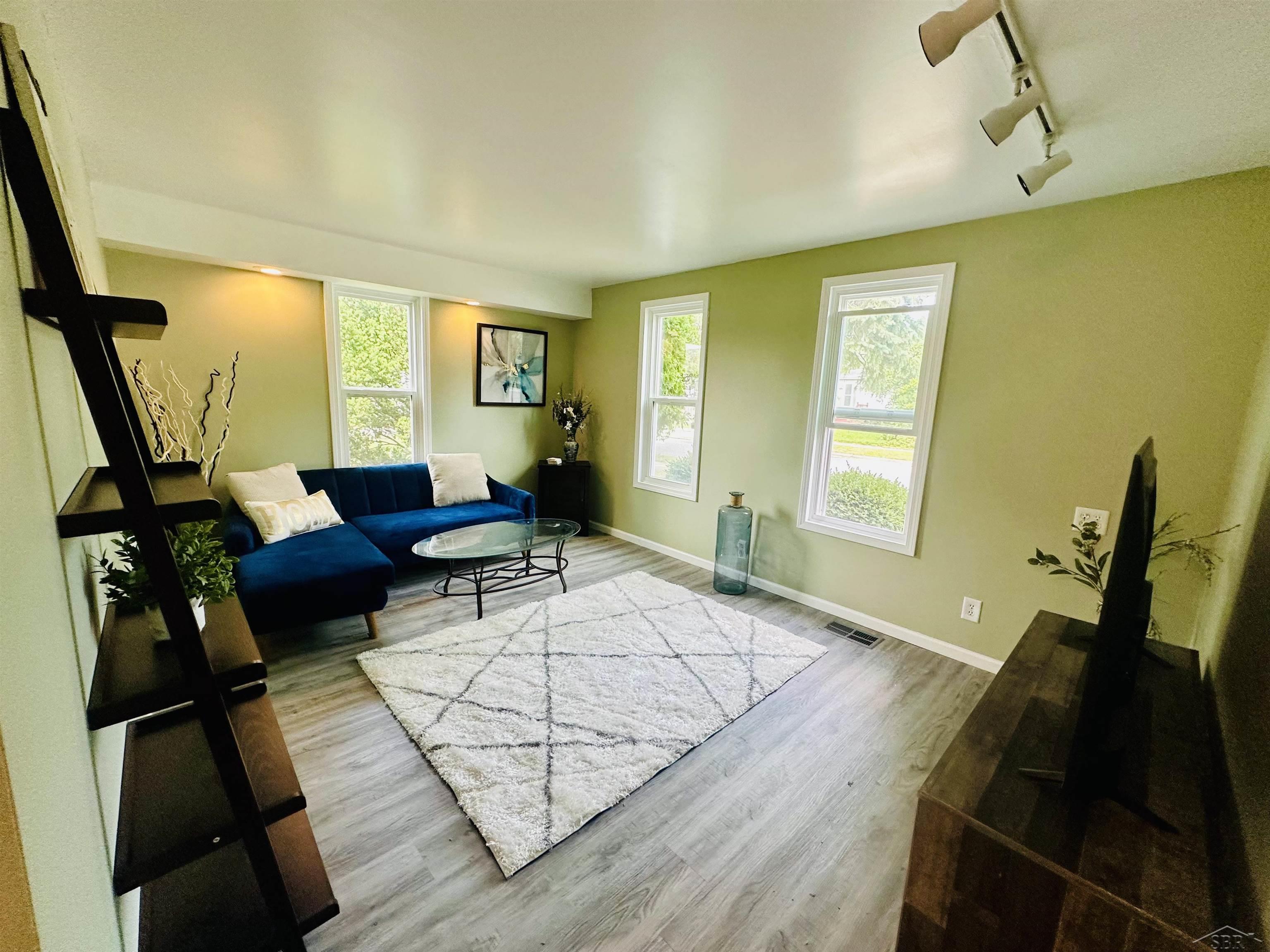 612 Webster Street Bay City, MI 48708 - Photo 3 of 32
