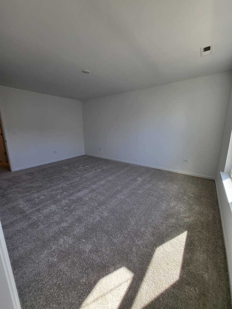 630 Wolverine Drive Aurora, IL 60502 - Photo 11 of 21 a view of an empty room