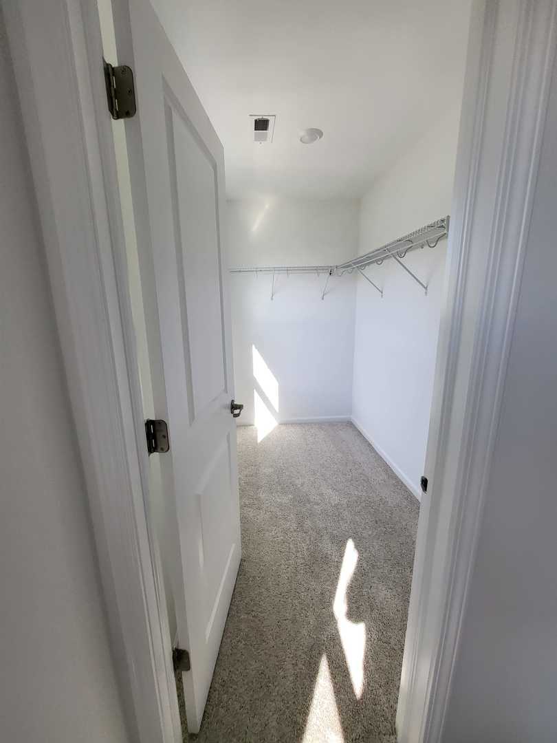 630 Wolverine Drive Aurora, IL 60502 - Photo 12 of 21 a view of empty room