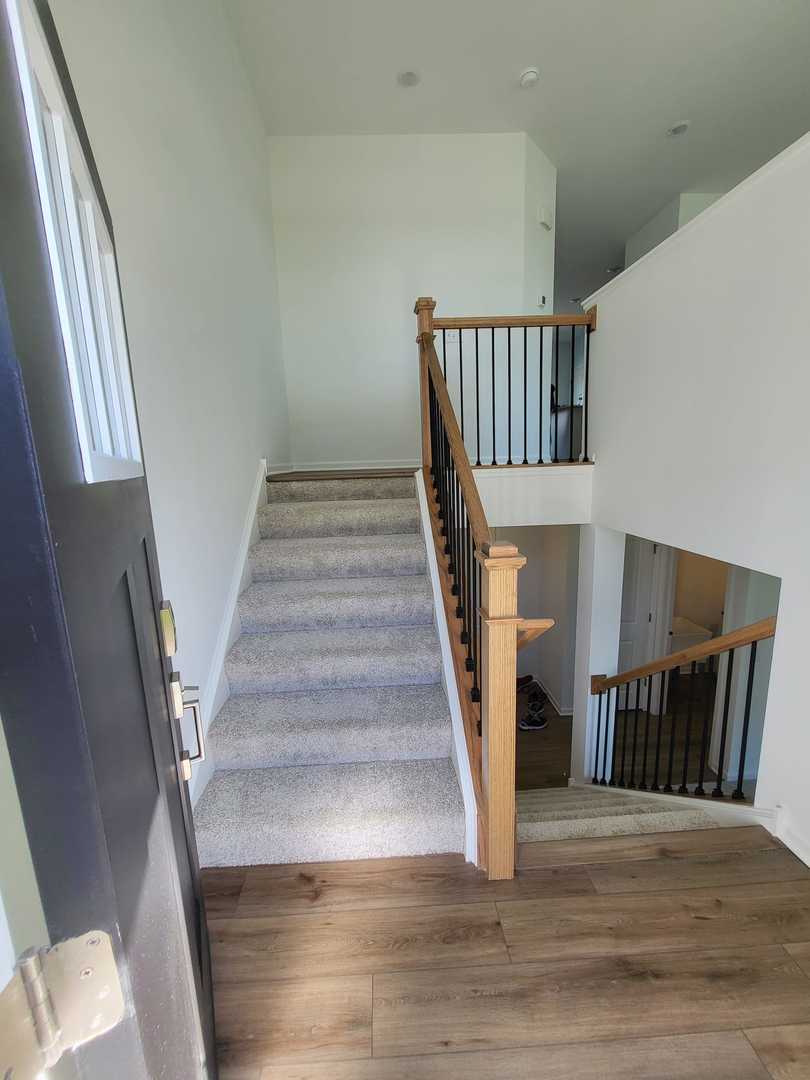 630 Wolverine Drive Aurora, IL 60502 - Photo 3 of 21 a view of entryway