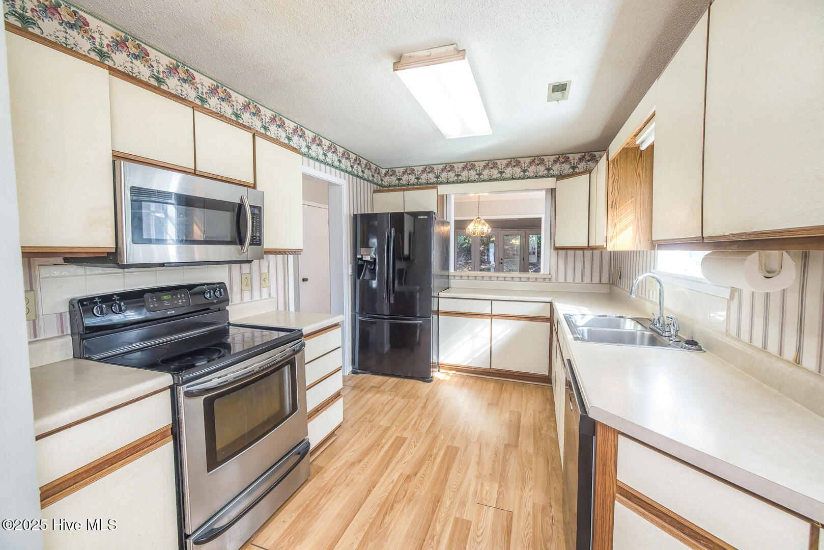 5120 Greenville Loop Road, Unit B Wilmington, NC 28409 - Photo 12 of 27 E43
