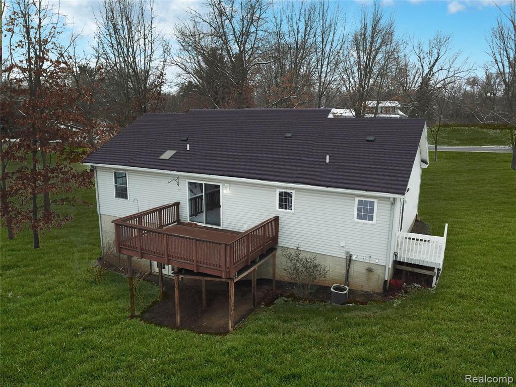 1976 Grange Hall Road Fenton, MI 48430 - Photo 14 of 15
