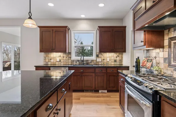 $775,000 | 3319 Ridgestone Way, Woodbury, MN 55129