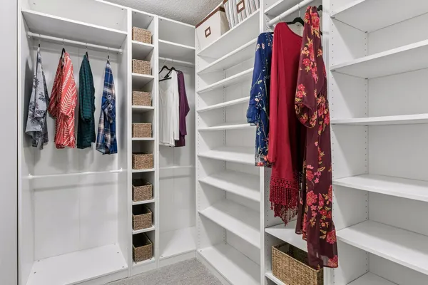 $775,000 | 3319 Ridgestone Way, Woodbury, MN 55129