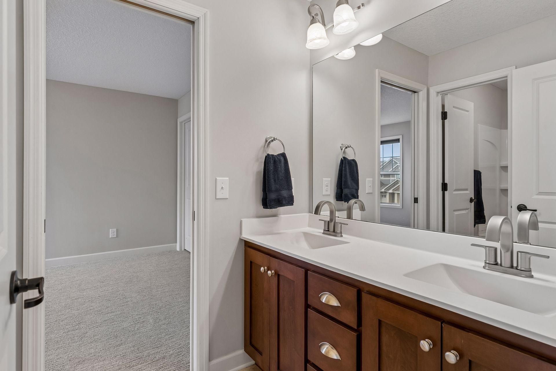 3319 Ridgestone Way Woodbury, MN 55129 - Photo 39 of 64