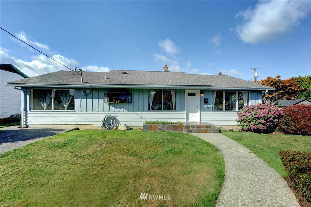 3027 Robin Avenue Bremerton, WA 98310 - Photo 1 of 25 Gallery Image 1