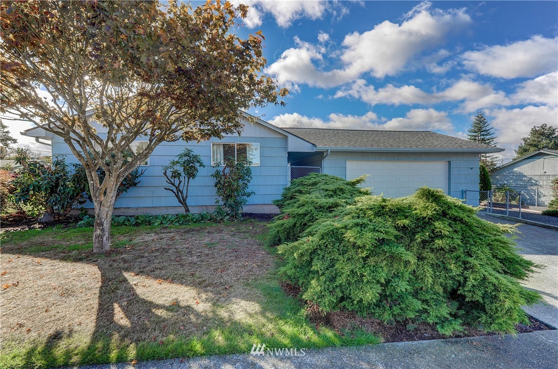 3027 Robin Avenue Bremerton, WA 98310 - Photo 2 of 25 Gallery Image 2
