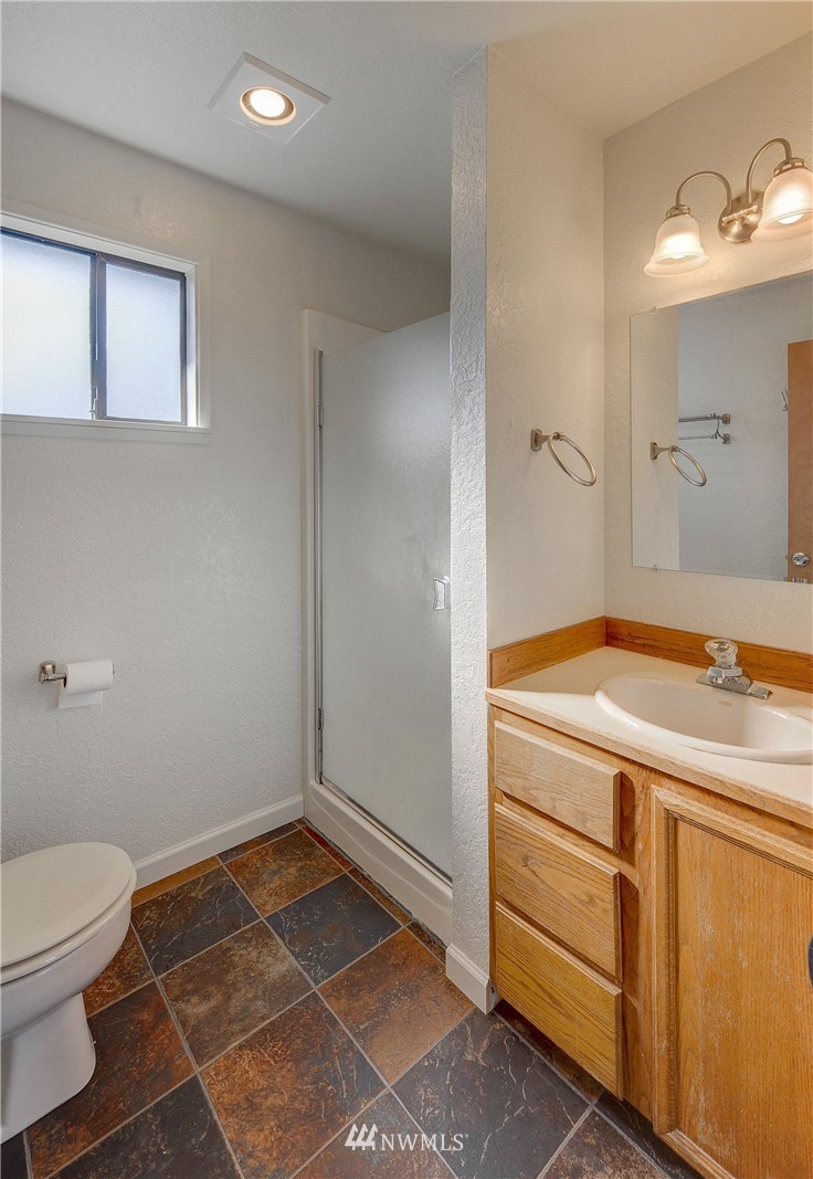 3027 Robin Avenue Bremerton, WA 98310 - Photo 21 of 25 Gallery Image 21