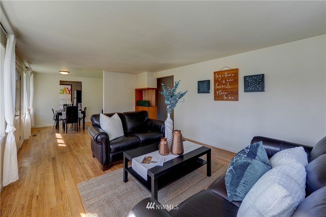 3027 Robin Avenue Bremerton, WA 98310 - Photo 5 of 25 Gallery Image 5