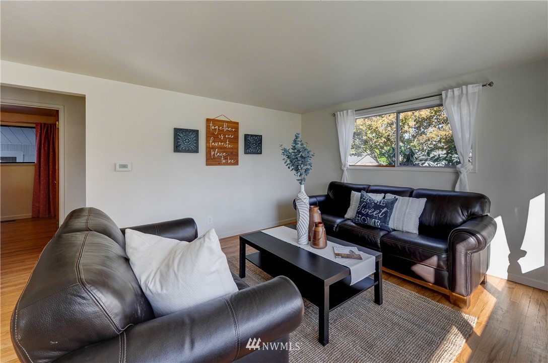 3027 Robin Avenue Bremerton, WA 98310 - Photo 7 of 25 Gallery Image 7