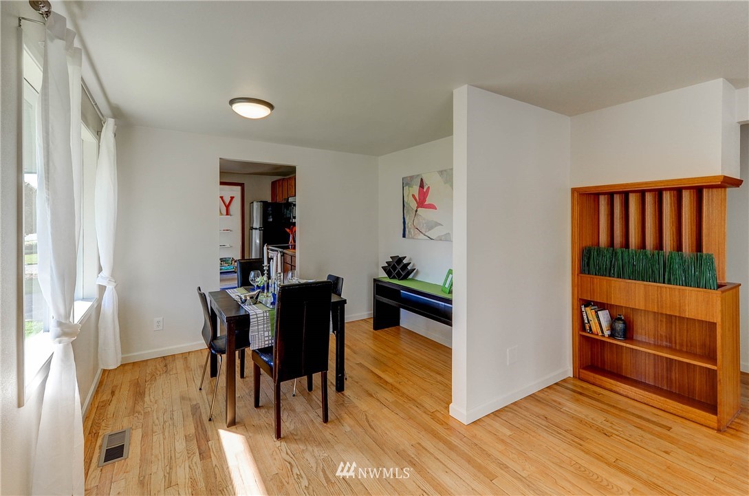 3027 Robin Avenue Bremerton, WA 98310 - Photo 8 of 25 Gallery Image 8