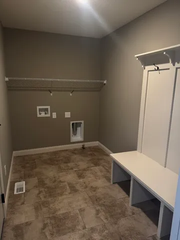 $379,900 | 1725 Bluestone Drive, Normal, IL 61761