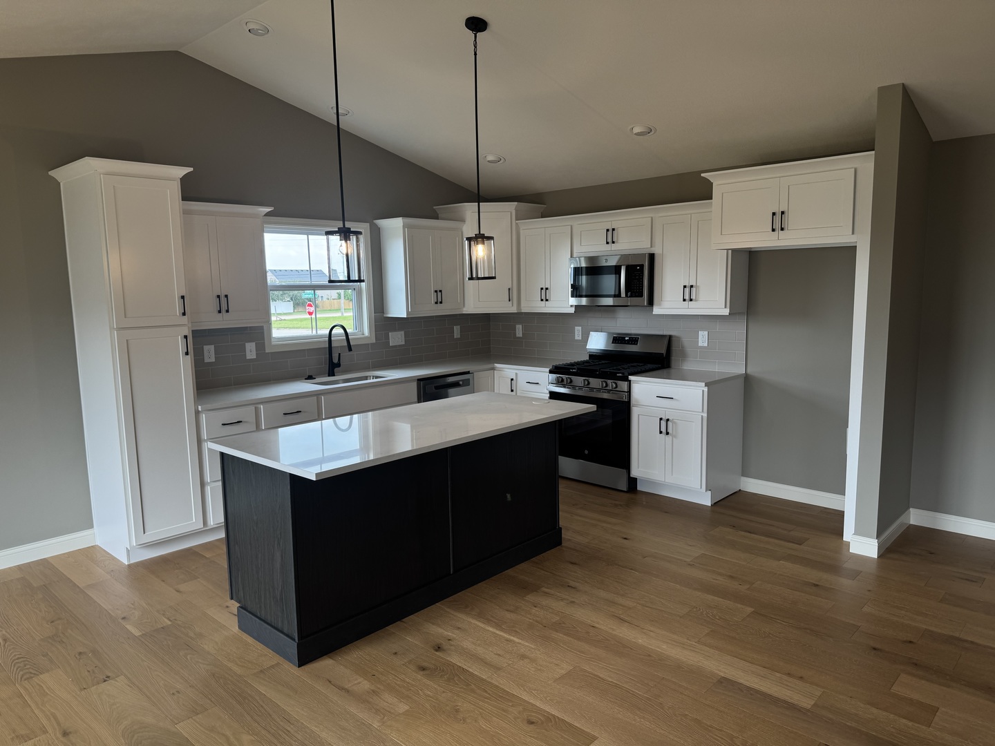 1725 Bluestone Drive Normal, IL 61761 - Photo 3 of 11