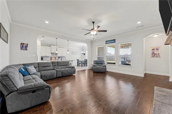 $417,500 | 248 Woodhaven Trail, McGregor, TX 76657