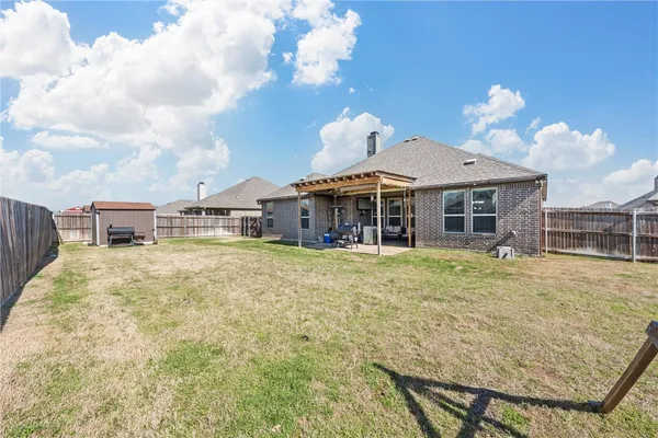 $417,500 | 248 Woodhaven Trail, McGregor, TX 76657