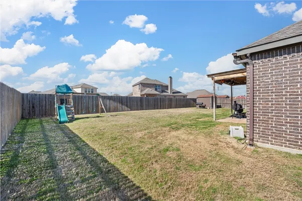 $417,500 | 248 Woodhaven Trail, McGregor, TX 76657