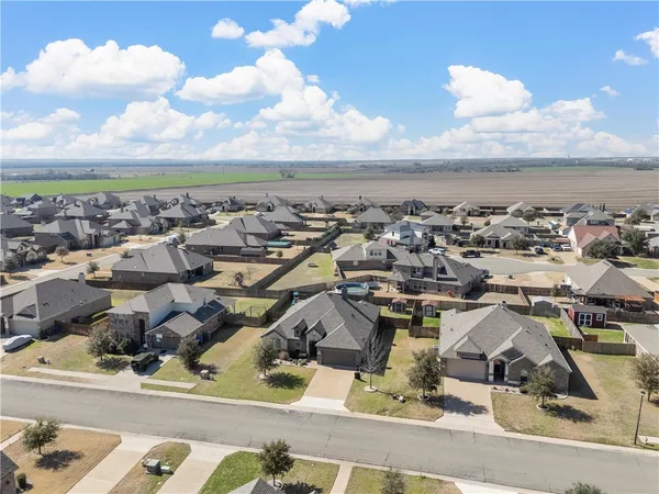 $417,500 | 248 Woodhaven Trail, McGregor, TX 76657