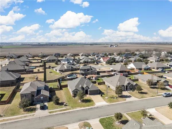 $417,500 | 248 Woodhaven Trail, McGregor, TX 76657