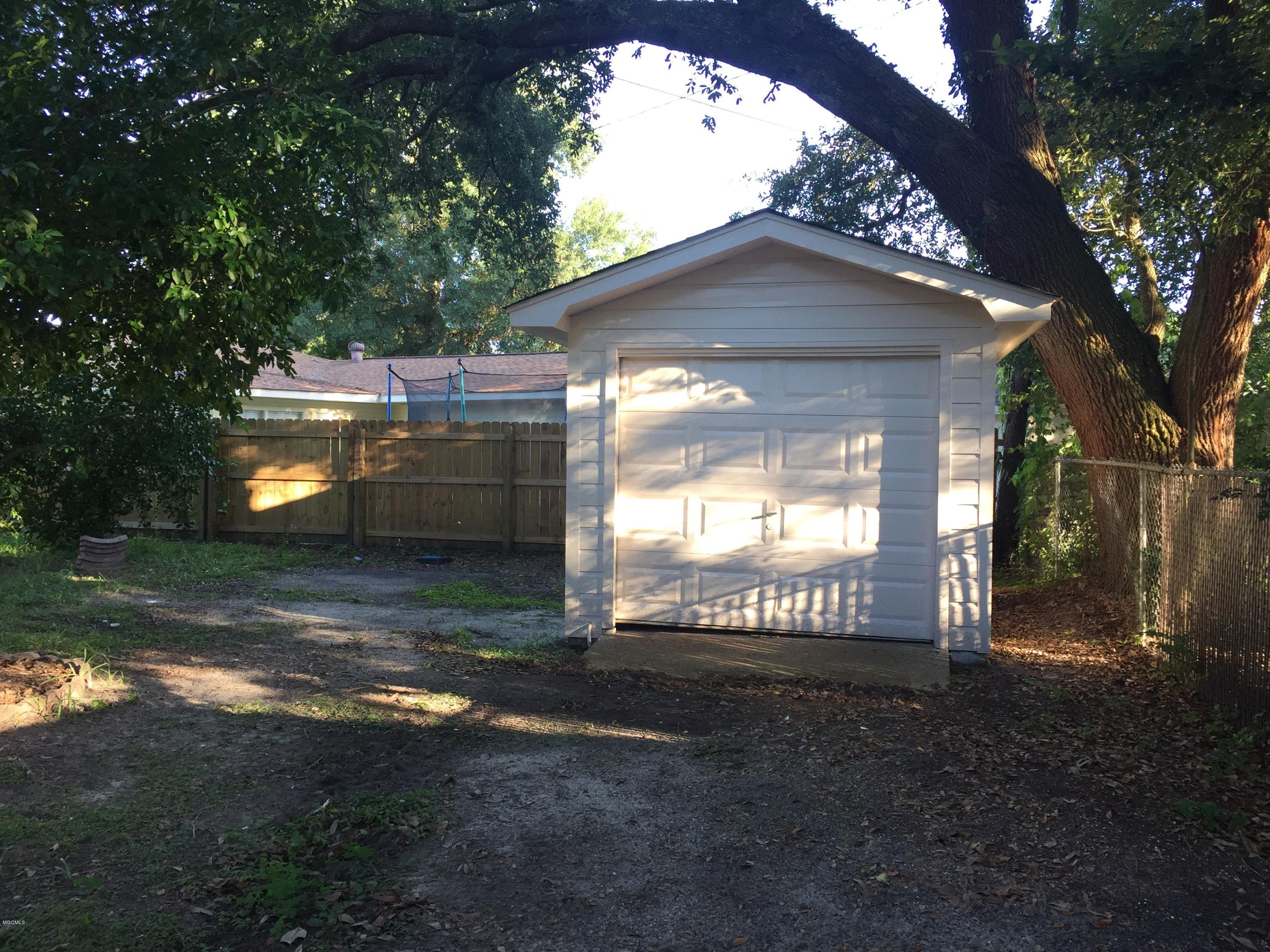 2539 Wilson Road Biloxi, MS 39531 - Photo 3 of 22 detached garage