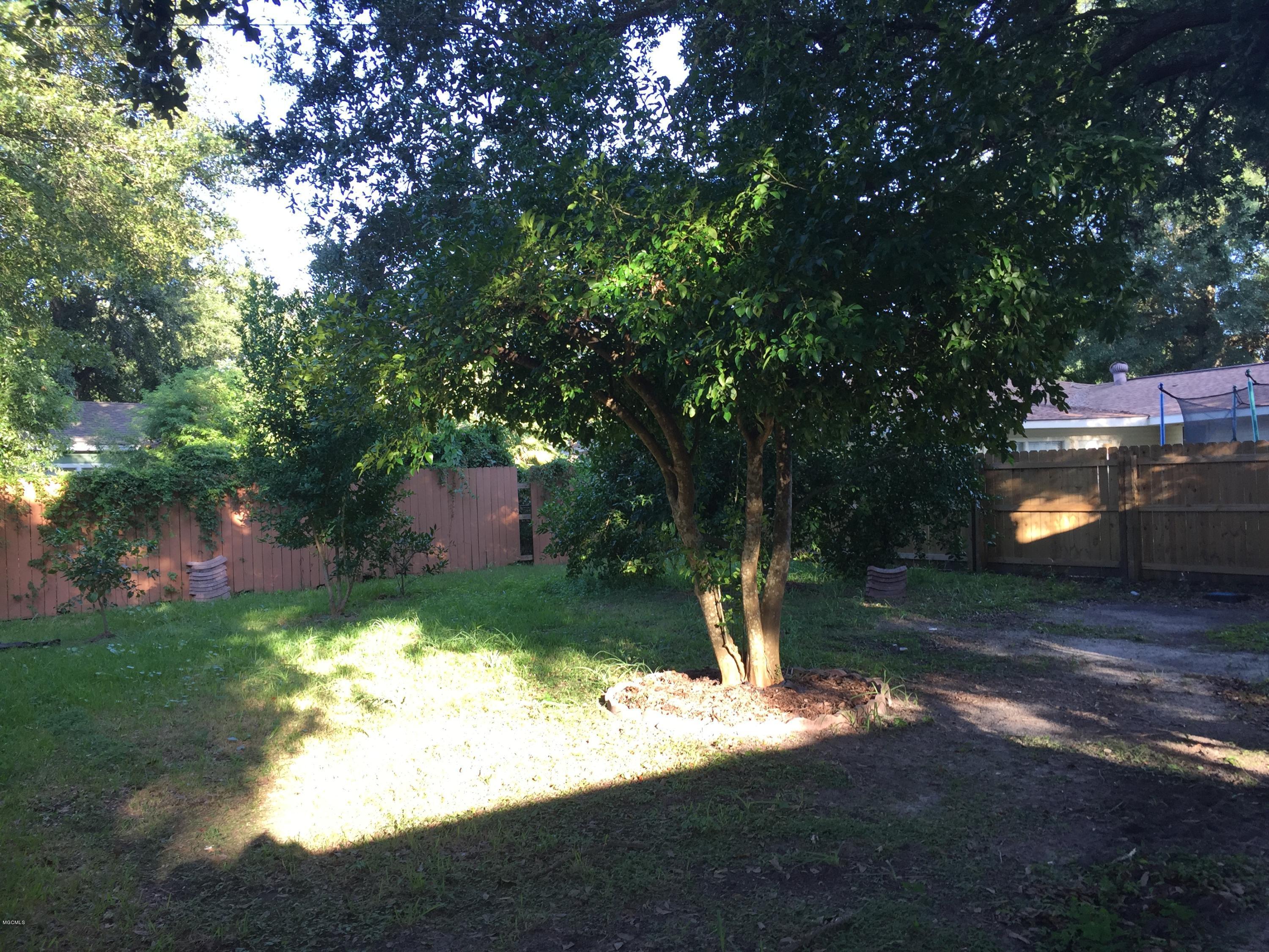 2539 Wilson Road Biloxi, MS 39531 - Photo 4 of 22 backyard