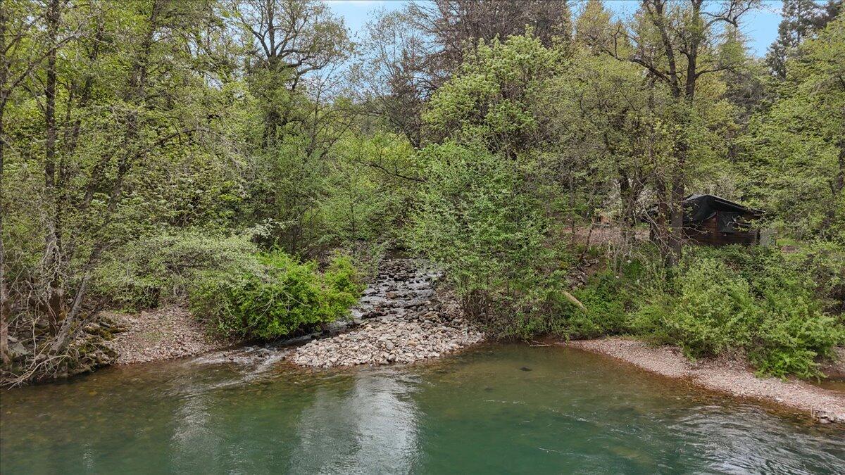 9020 Elk Creek Road Trail, OR 97541 - Photo 6 of 32 5.5
