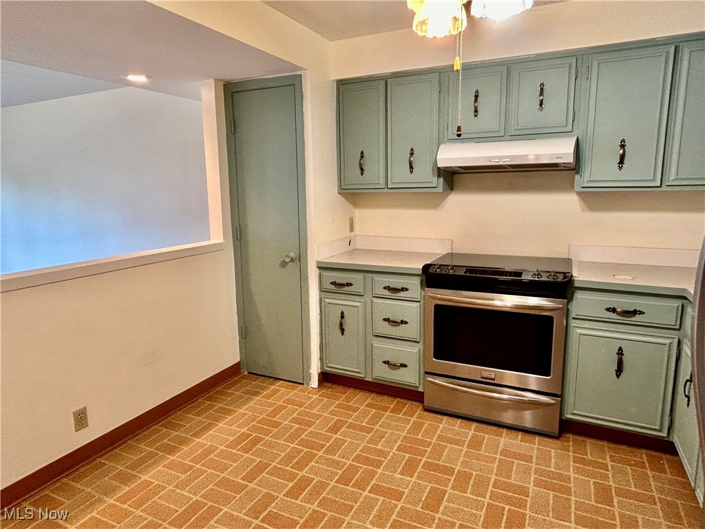 22555 Center Ridge Road, Unit 406 Rocky River, OH 44116 - Photo 10 of 21 Kitchen